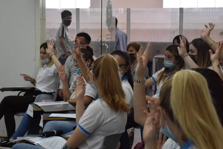 B024FD4B-C752-413F-BCC4-2F247F25D31E