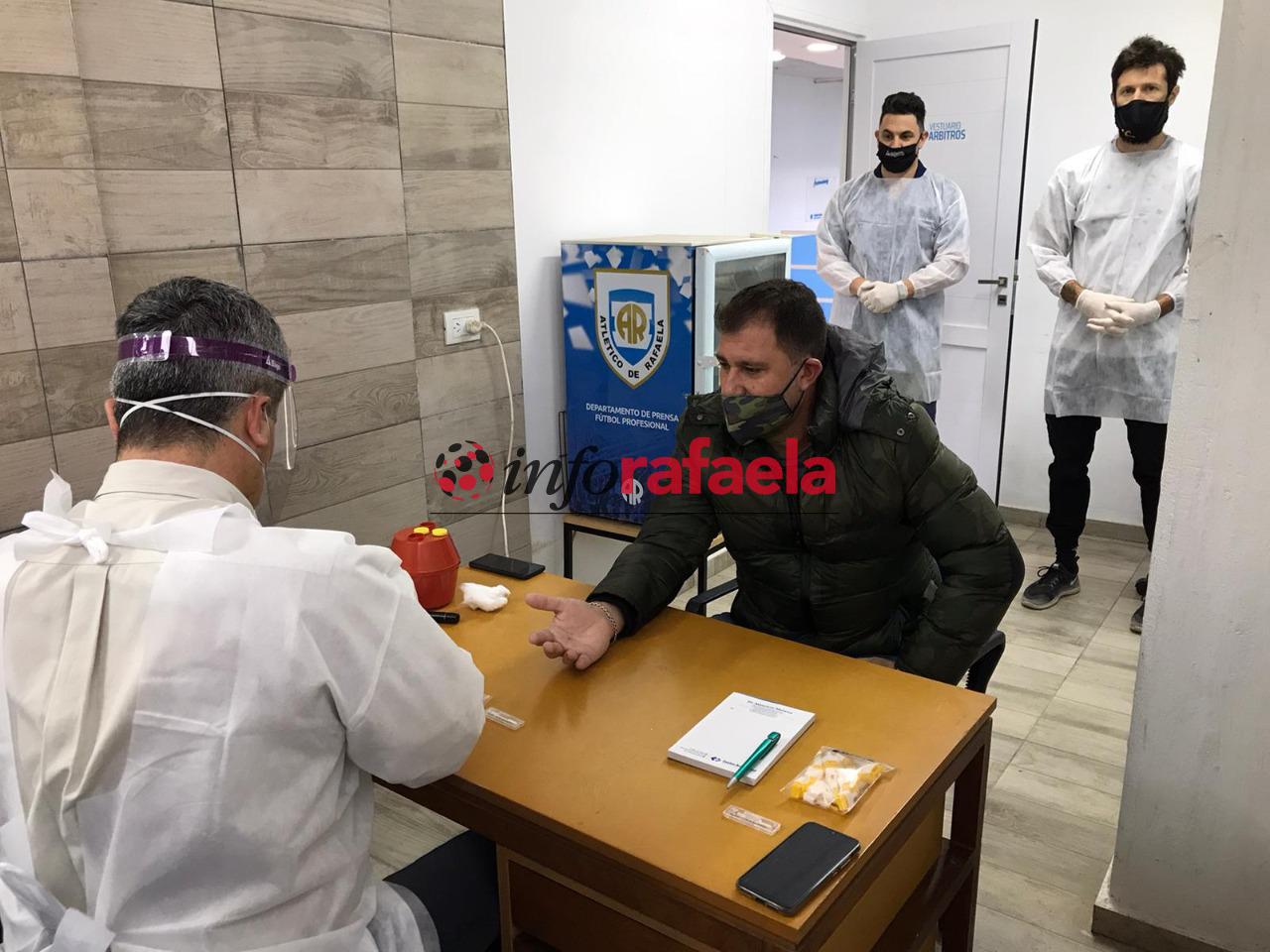 Walter Otta durante los testeos de Covid-19 en Rafaela