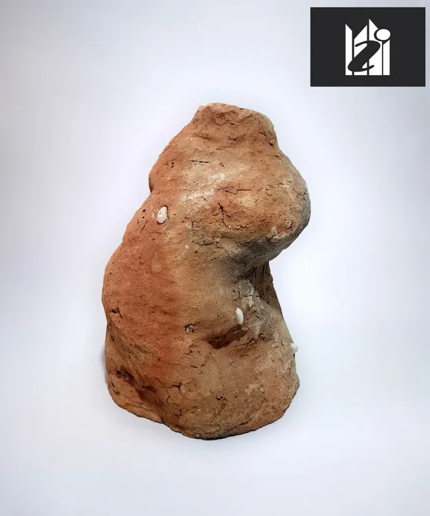 El fuego que hemos construído - Cerámica y piedras de Cuesta Blanca, CBA - 24,5x15,5x15cm - 2024 (3) (1)