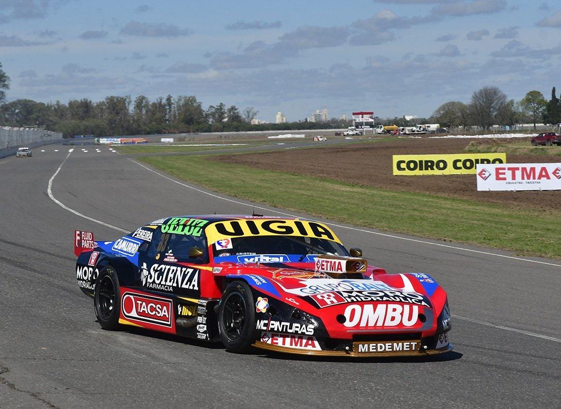 Facundo Ardusso en su chevy en Rafaela - 