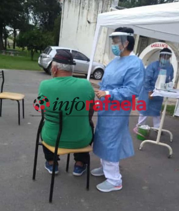 Moises ville vacuna abuelo