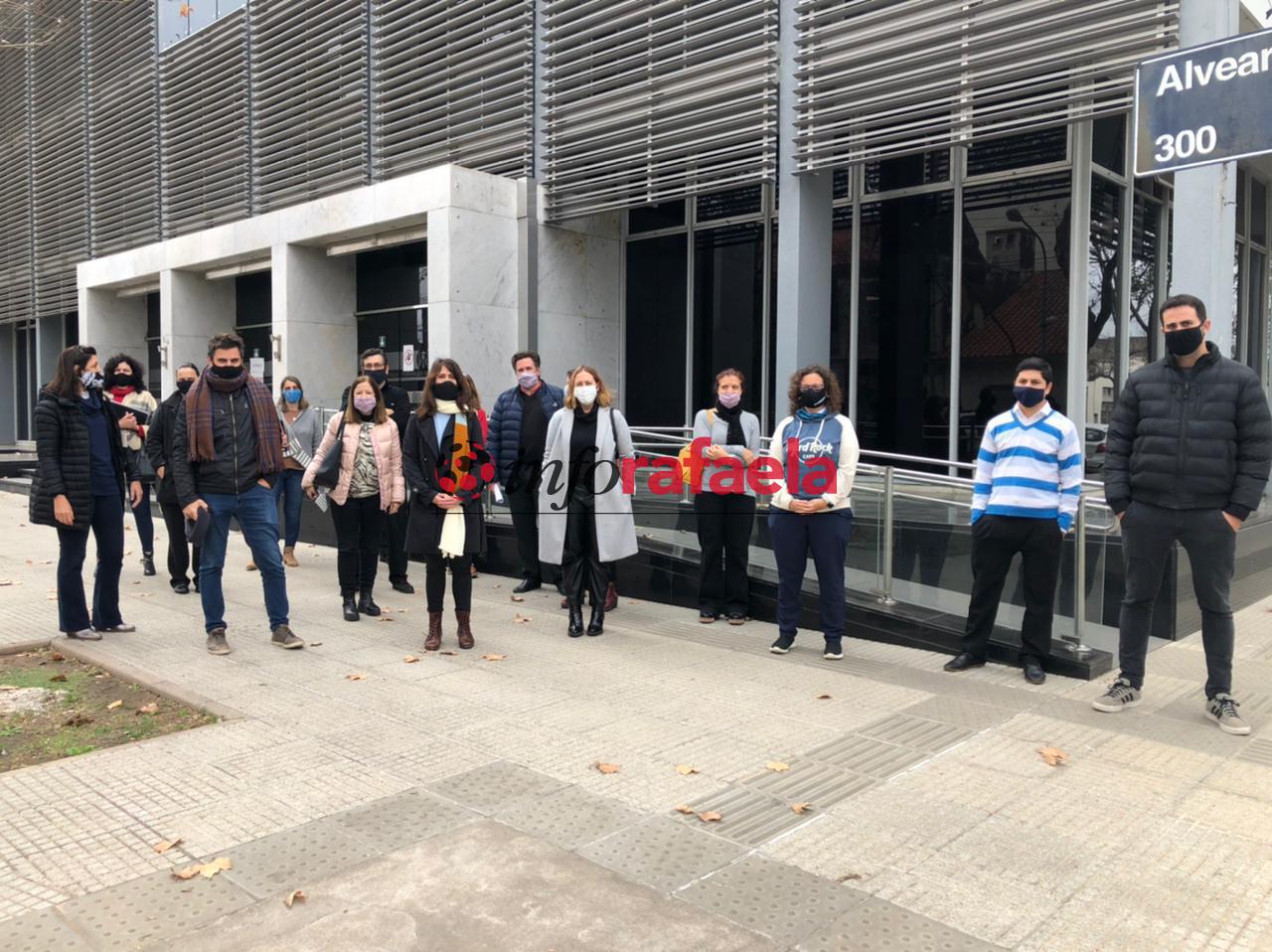 Reclamo de abogados autoconvocados frente a los Tribunales de Rafaela 