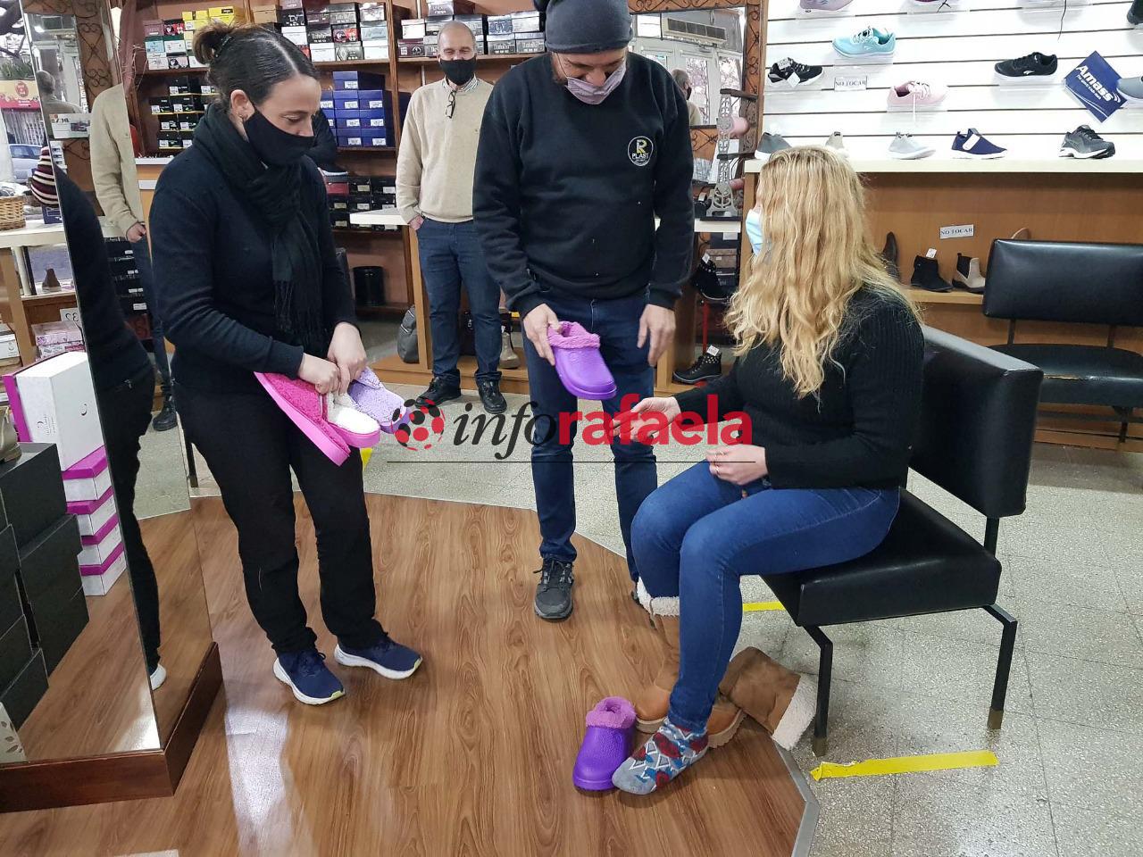 El Día de la Madre repuntó las ventas aunque no como se esperaba - Comercio - Zapatería