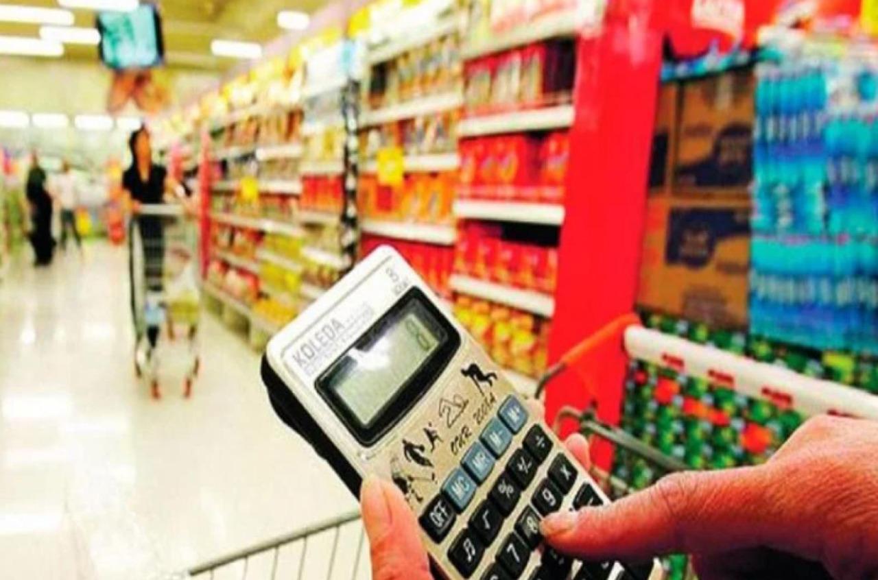 La canasta que mide la línea de pobreza subió 2,7% en febrero, por debajo de la inflación; el piso para no caer en la indigencia quedó en 24.575 pesos.