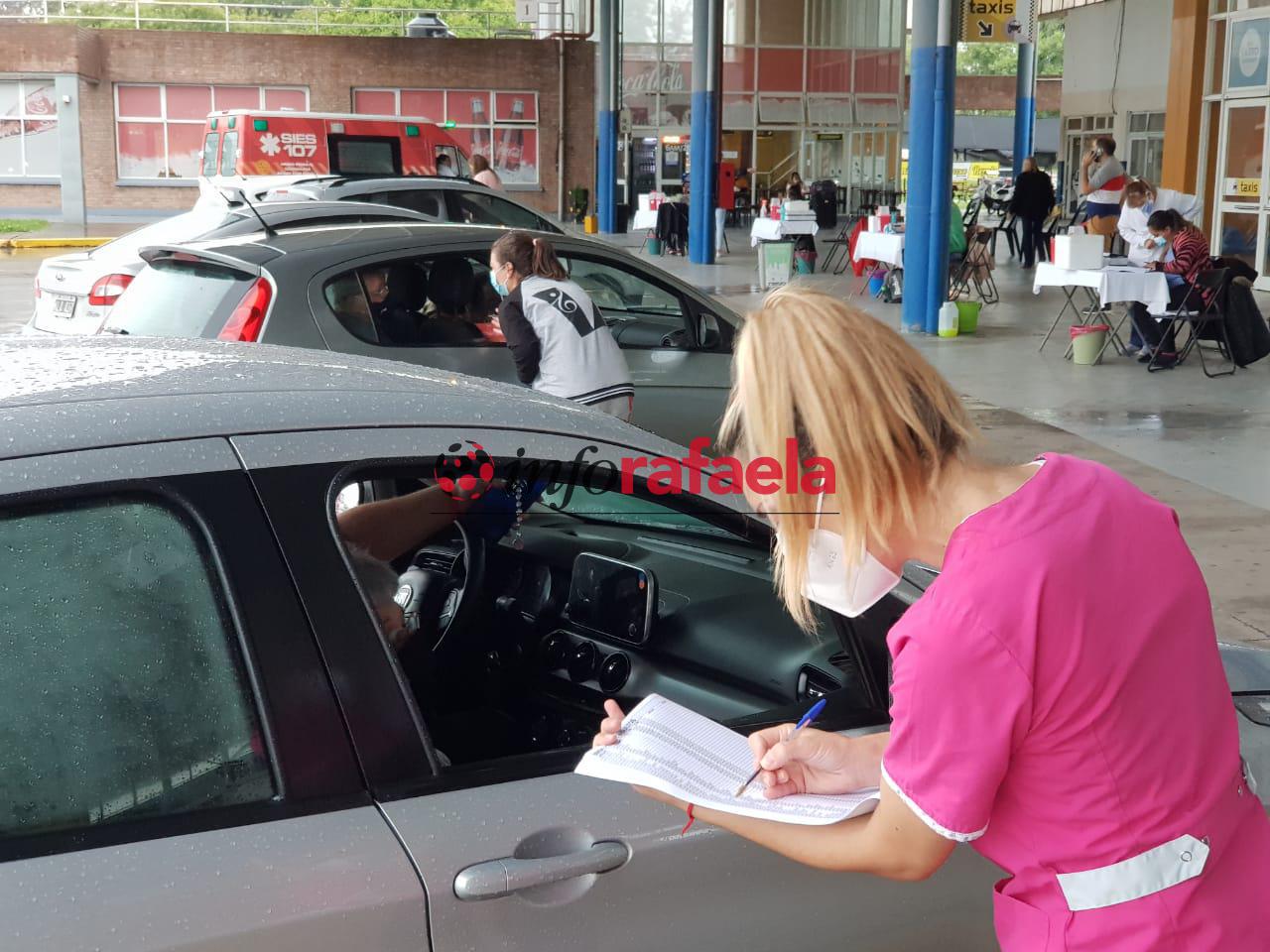 140 adultos mayores fueron inoculados luego del operativo municipal - Vacunación contra el coronavirus covid en Rafaela