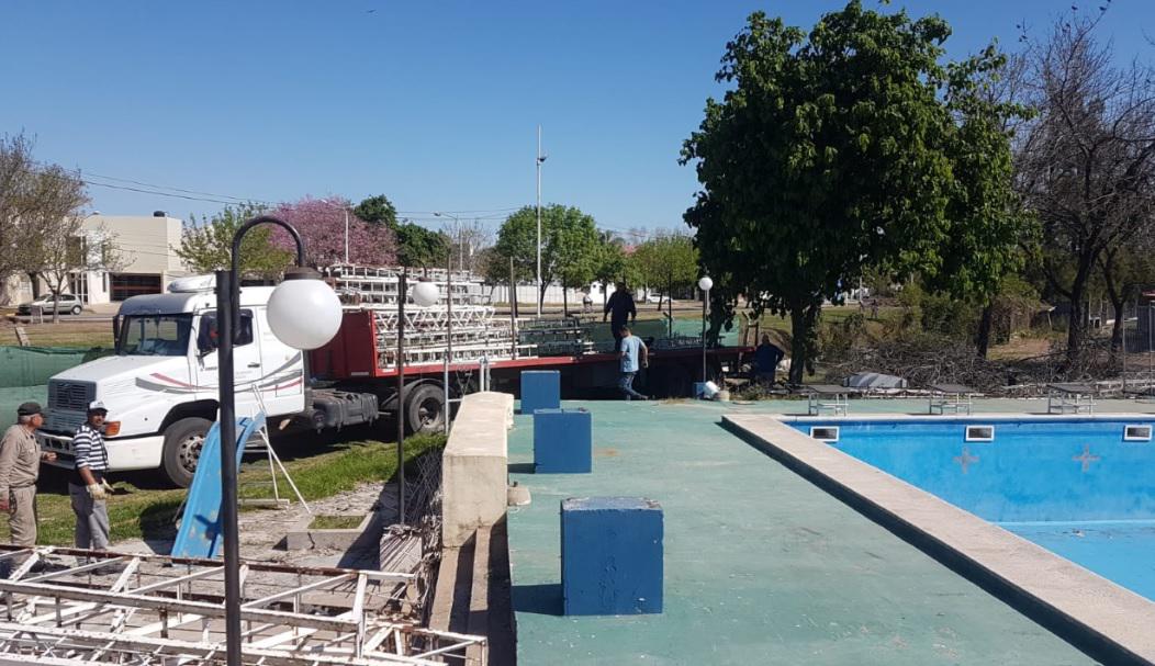 Siguen los trabajos en la pileta 
