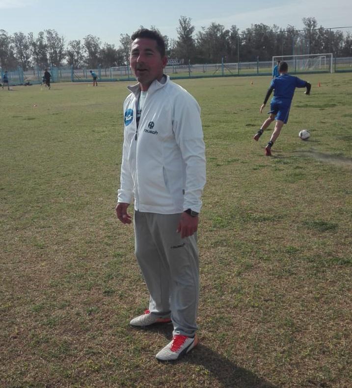 Sergio Zanabria, quien lograra el ascenso a Primera División en el 2003, estará a cargo de la Octava División afista, mientras que el «Topo» Oscar Armando Gómez dirigirá la Novena División. Hasta el momento, ambas categorías eran entrenadas por Luis Trossero, quien volverá a sus funciones en la pensión del club y a la colaboración permanente en entrenamientos y días de partido con las divisionales de Liga Rafaelina.