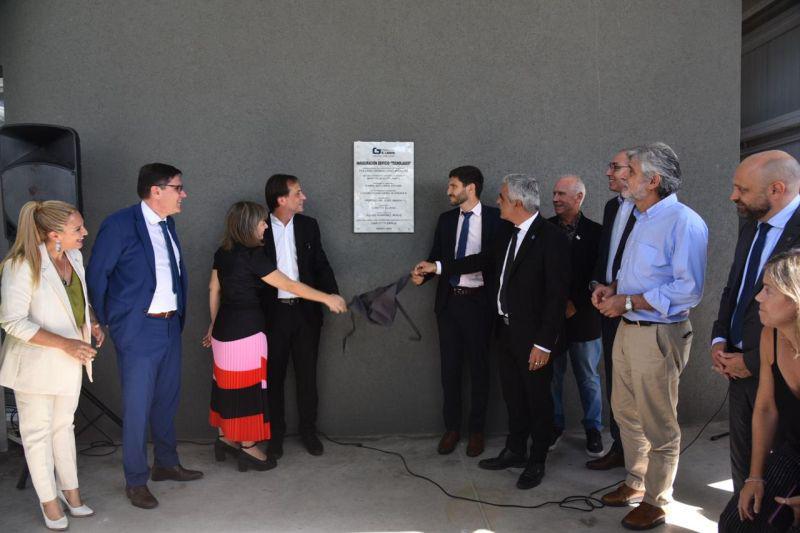 multimedia.normal.95ae5a538286987e.UHVsbGFyb19ub3JtYWwuanBn