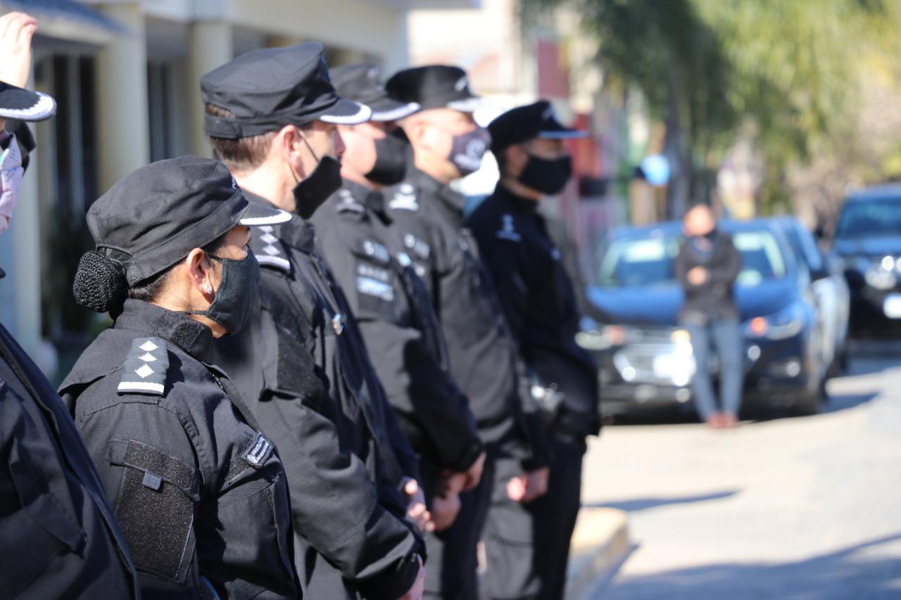 policias