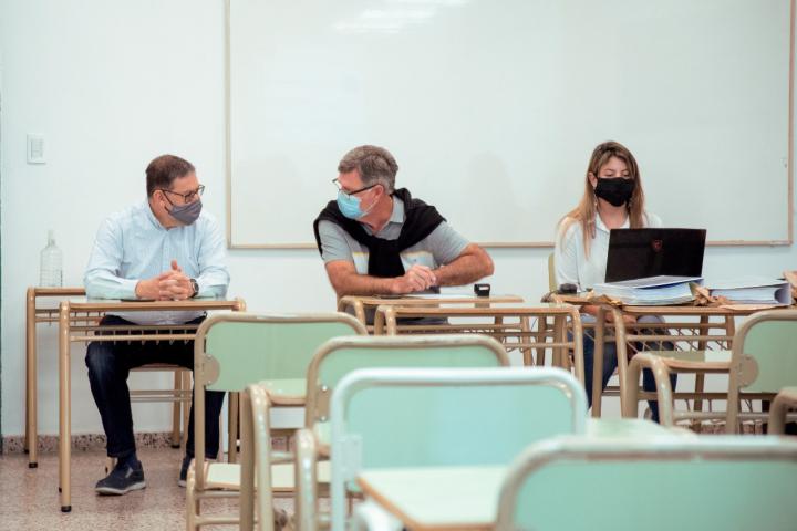 Licitación pública del edificio del campus de la UNRAF