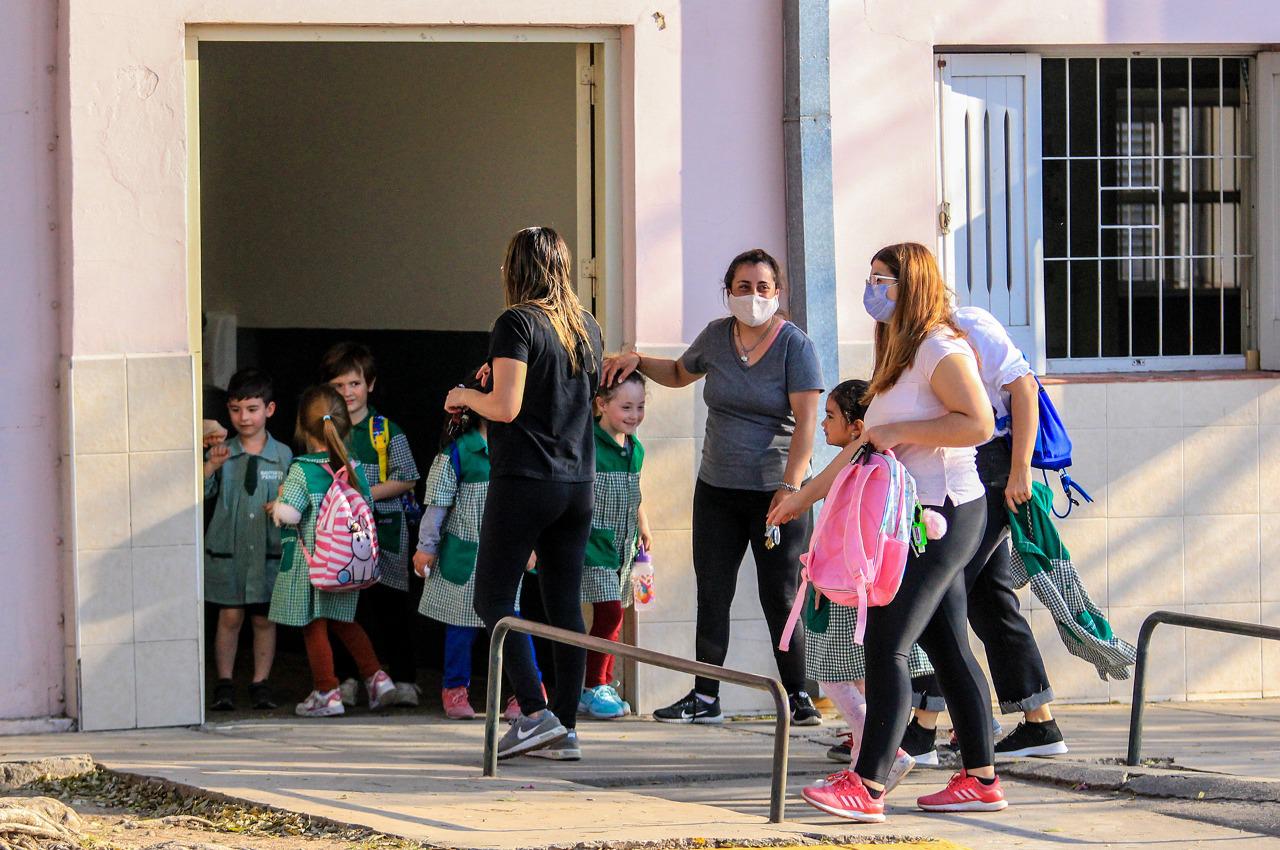 Clases presenciales - presencialidad en los colegios - Ciclo lectivo - Chicos a la escuela - Escuela - Colegio