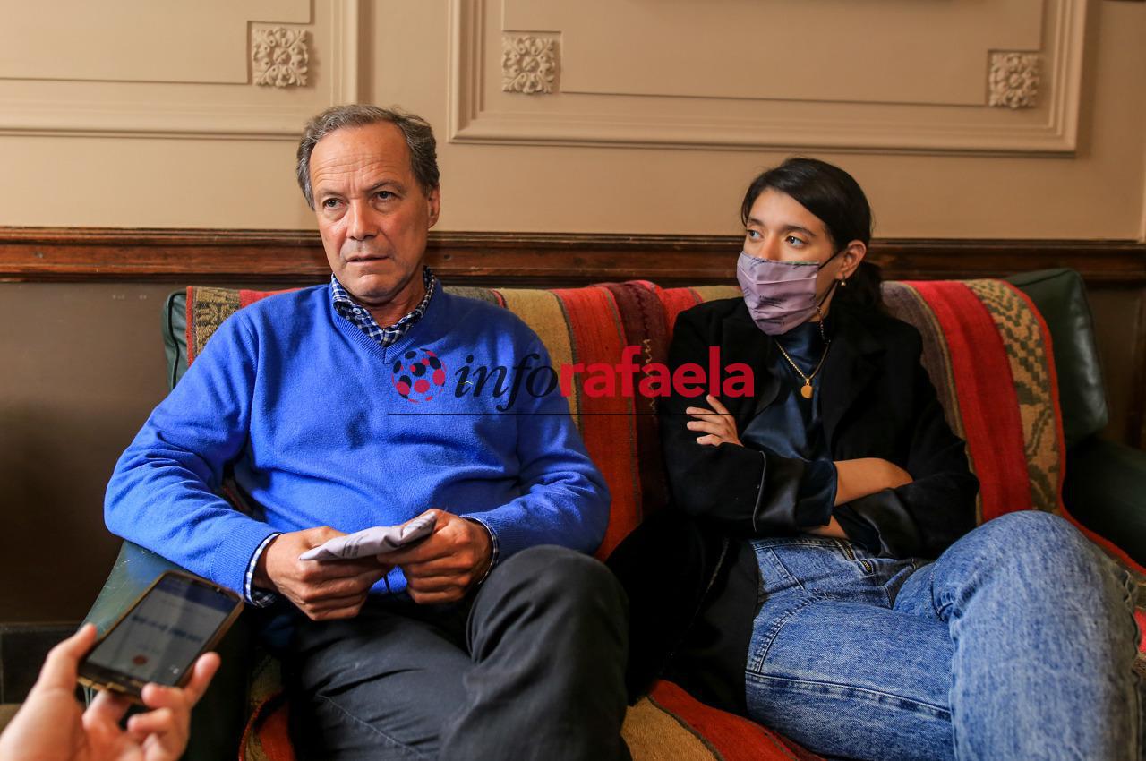 En esta oportunidad, Diario CASTELLANOS dialogó con el precandidato a senador nacional por el Frente Amplio Progresista, Rubén Giustiniani, quien contó que en el marco de la campaña electoral se encuentran recorriendo la Provincia y escuchando a la gente, "que es lo que nos parece que hay que hacer en campaña electoral, recogiendo las necesidades para transformarlas en compromisos si la gente nos acompaña para llegar al Congreso de la Nación", dijo. 