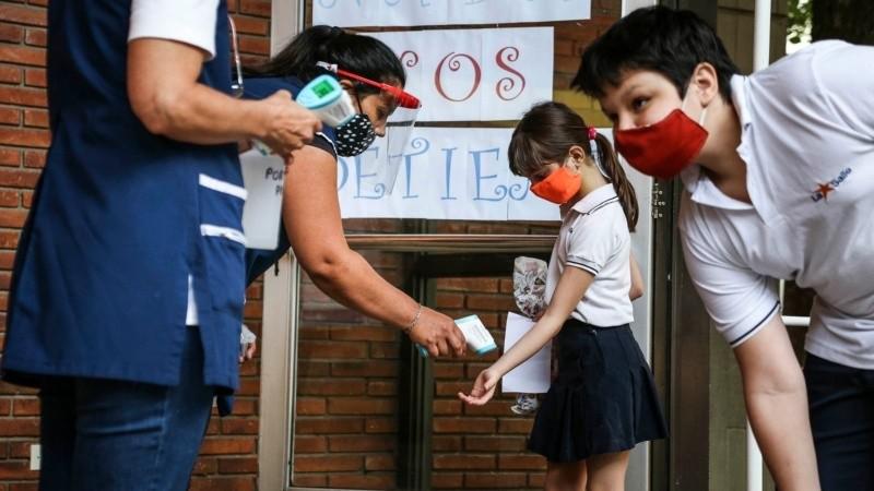 Clases en pandemia: “Una semana será en la escuela y la otra en casa” - Clases en pandemia