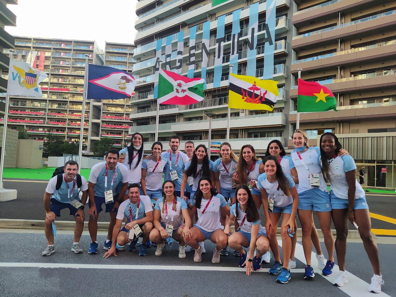 La Villa Olímpica se enciende con la llegada de los argentinos