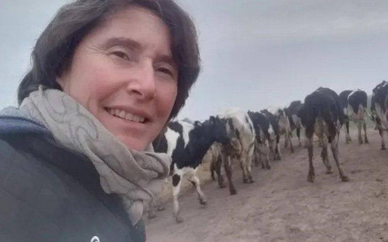 ISe trata de Andrea Dechiara (45) quien hoy dirige dos producciones que producen 3 mil litros diarios. “Muchas veces el trabajo de las mujeres no es reconocido a la par”, admitió la productora. “Si te critican, mirá al frente y seguí”, remarcó.