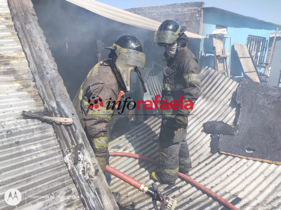 Incendio Eduardo Oliber al 1200