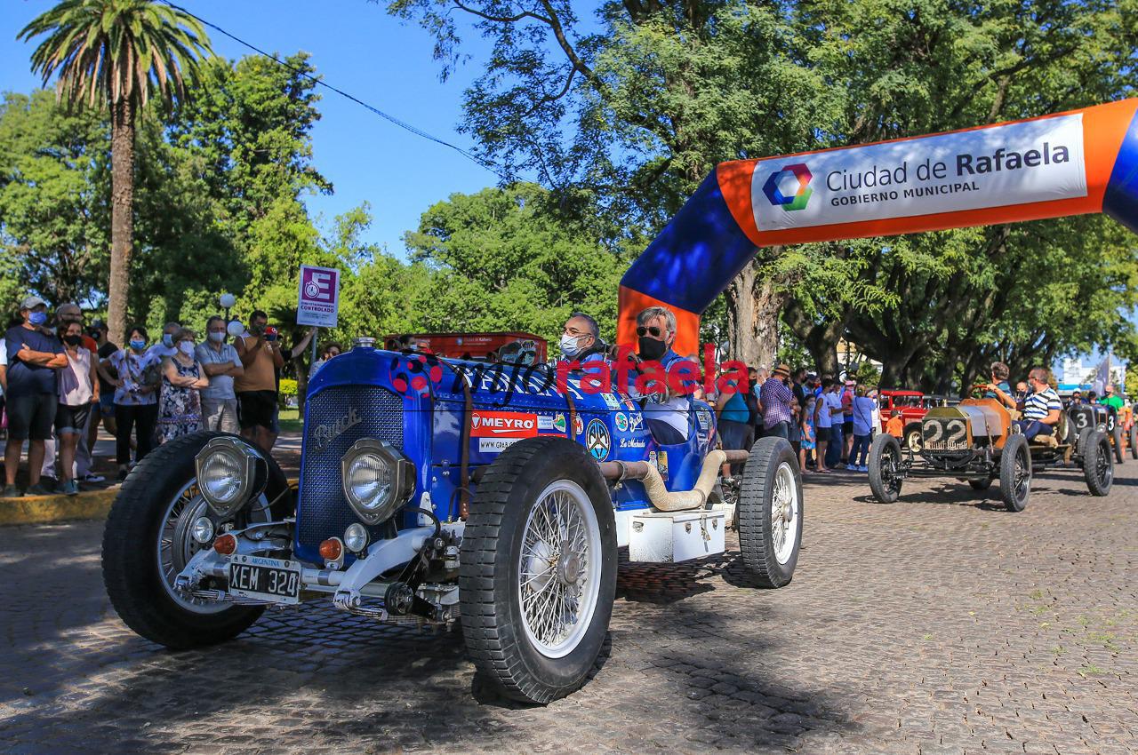 La ciudad celebró los 50 años de la mítica carrera de las 300 indy