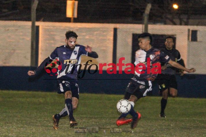 El pasado jueves por la noche, la Primera Divisón de Sportivo Ben Hur se hizo fuerte en barrio Barranquitas y venció por a 1 a 0 a Sportivo Norte, en uno de los encuentros correspondientes a la novena jornada del Torneo Apertura de Primera A de la Liga Rafaelina.