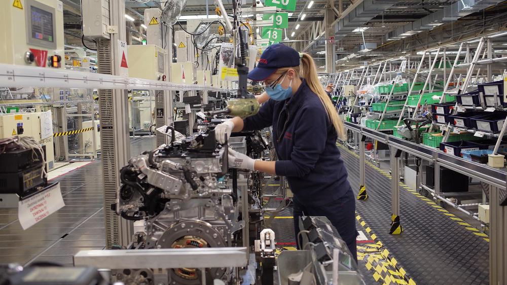 industria - trabajador - maquinaria - 