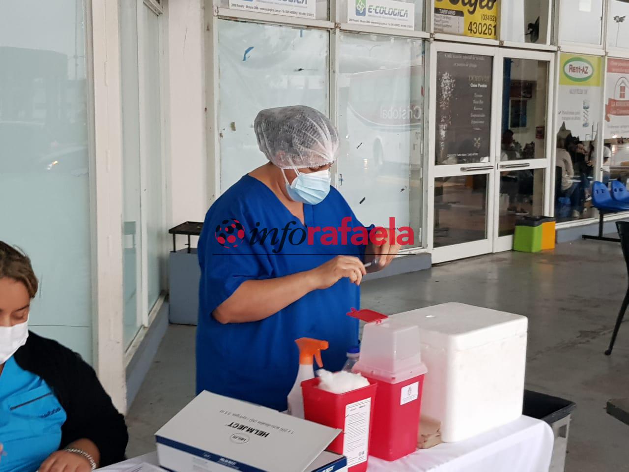 Operativos adultos mayores: vacunaron 140 adultos mayores de 75 años