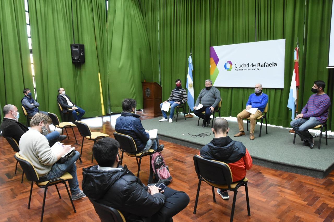"Acordamos un orden de la campaña en materia de propaganda visual" - Marcelo lombardo