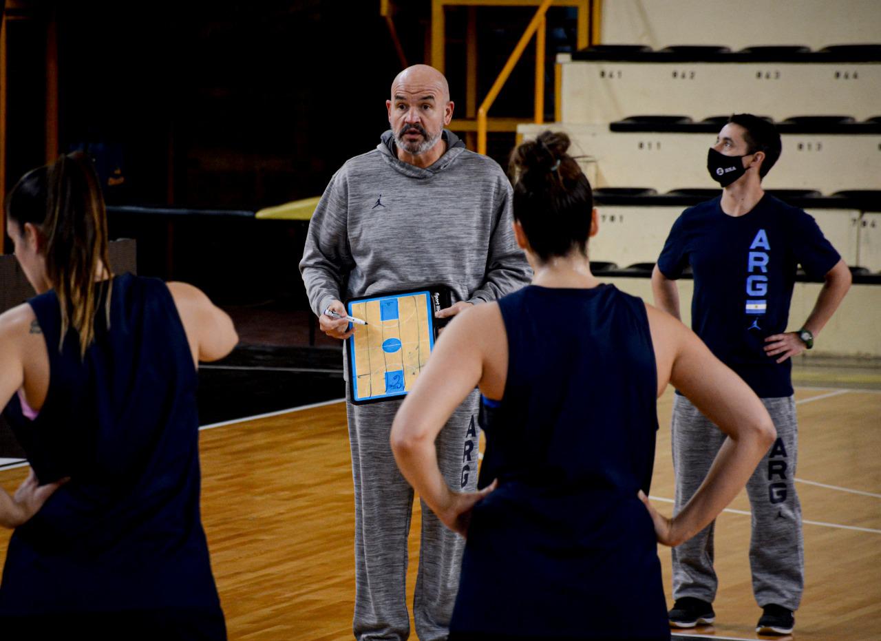 Gregorio-Martinez-seleccion-basquet-femenino