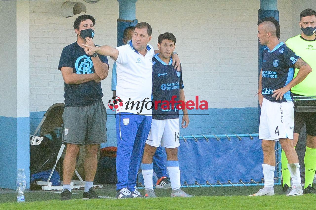 “Los chicos del club son primeras opciones y nos dan resultados” - Walter Otta - 