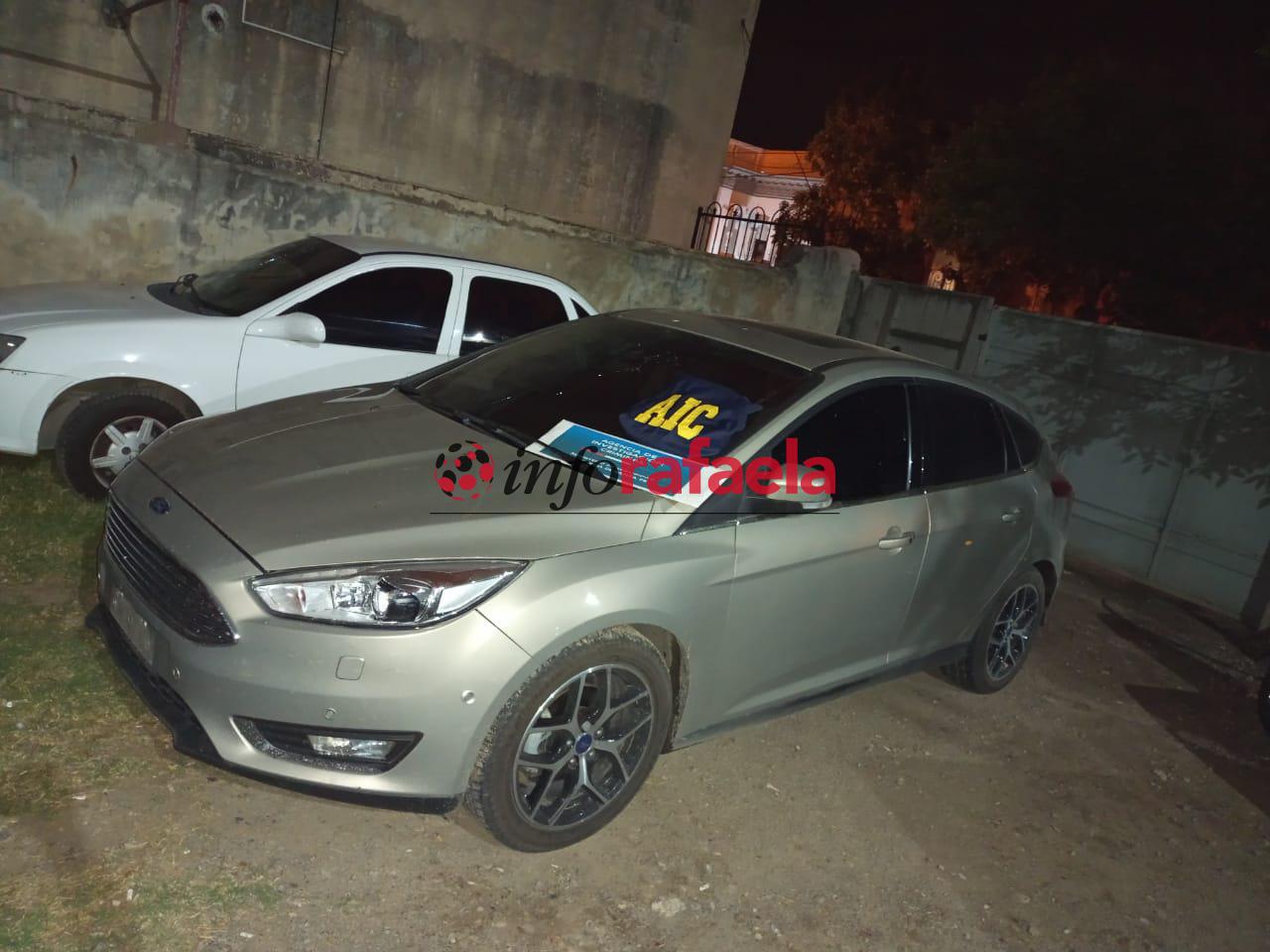 Chocó huyó y fue identificado - Auto implicado en el accidente