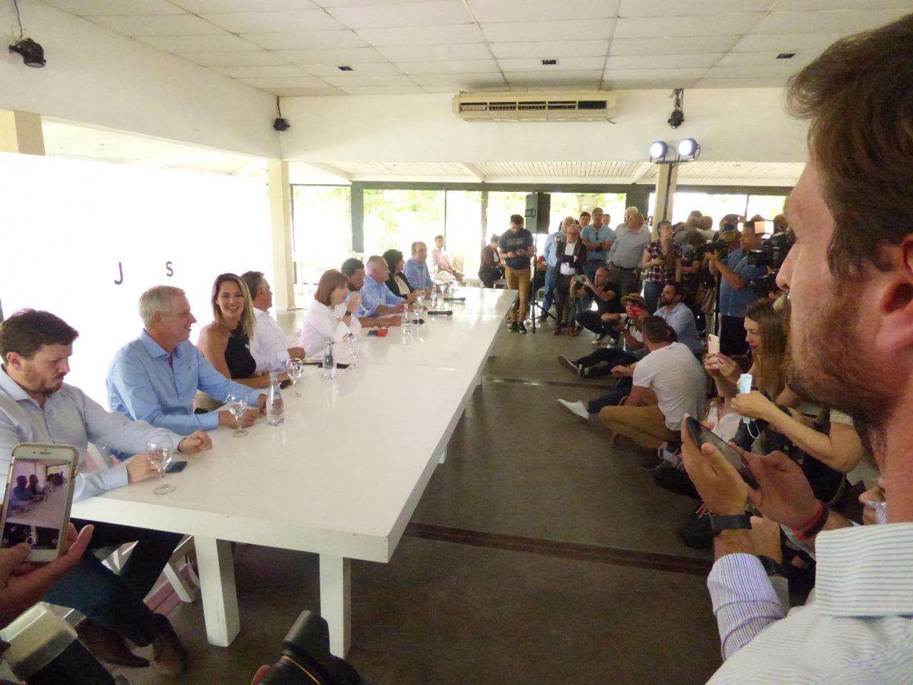 Gonzalo Aira - Lanzamiento de campaña de Cambiemos -