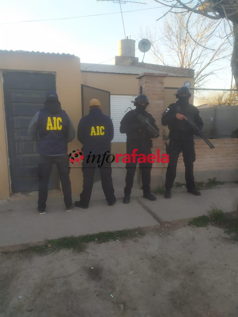 AIC secuestró celulares y demoró a una mujer por un robo en Rafaela